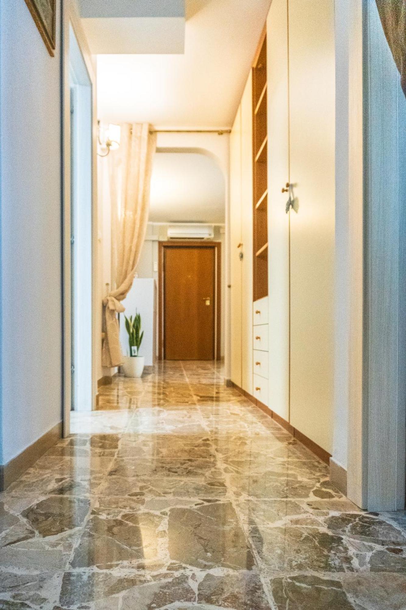 Direttamente Sul Lungomare Apartment Pescara Luaran gambar