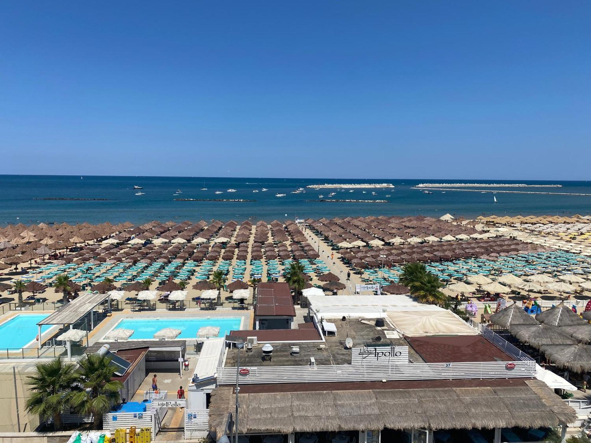 Direttamente Sul Lungomare Apartment Pescara Luaran gambar